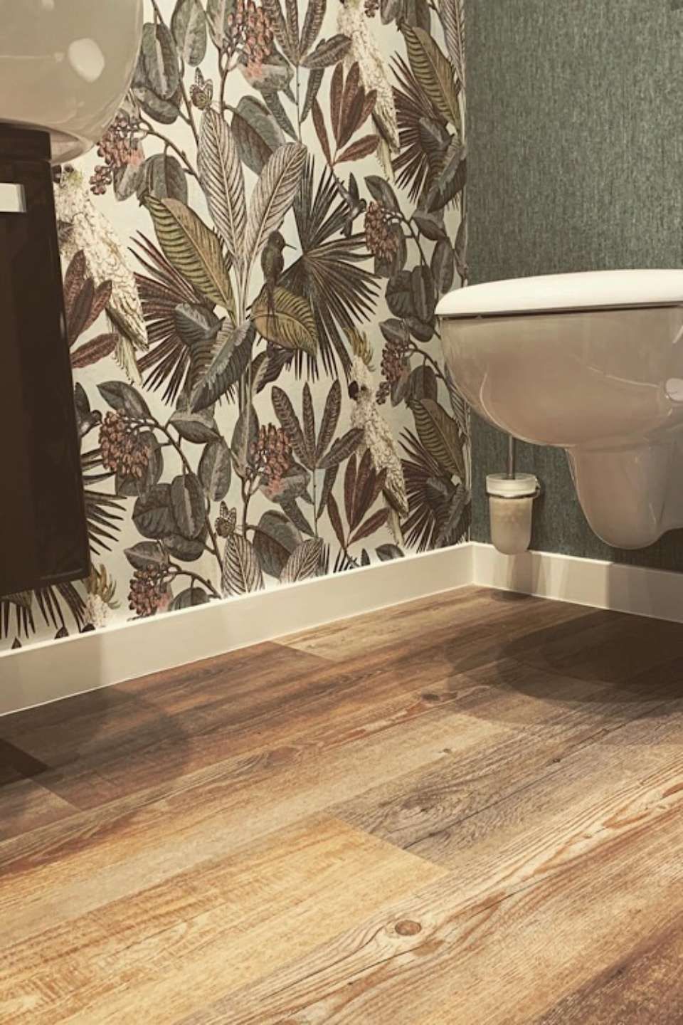 Boden in Holzoptik im Badezimmer