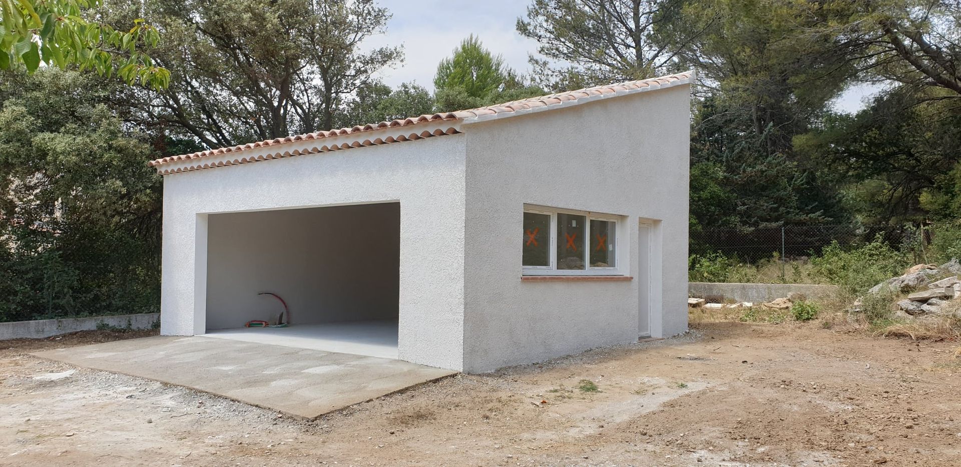 Garage indépendant avec dalle devant