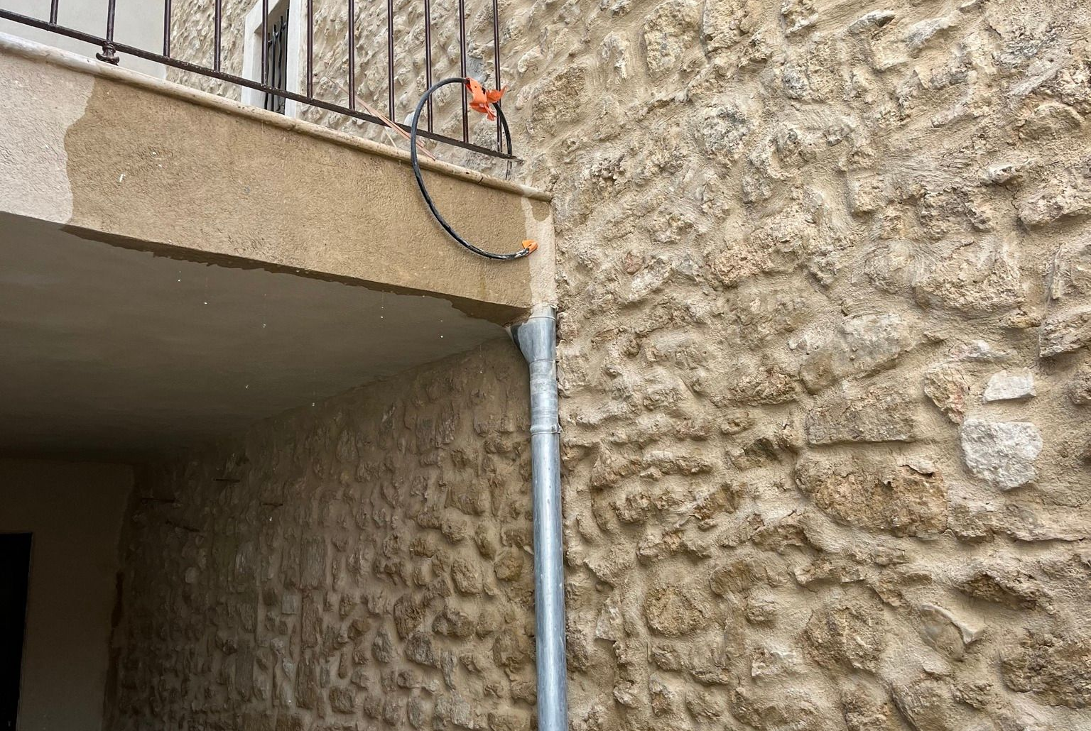 Mur en pierre : rejointement de façade en pierre