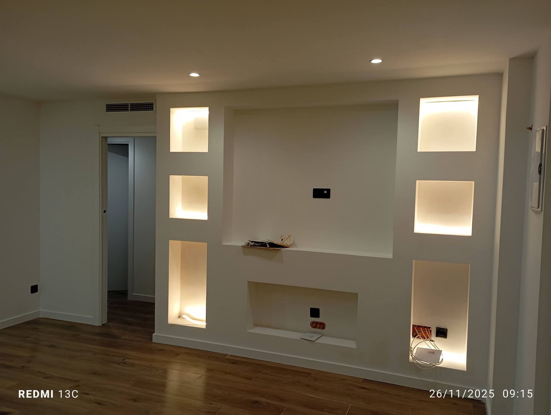 Electricidad con punto de luz indirectos