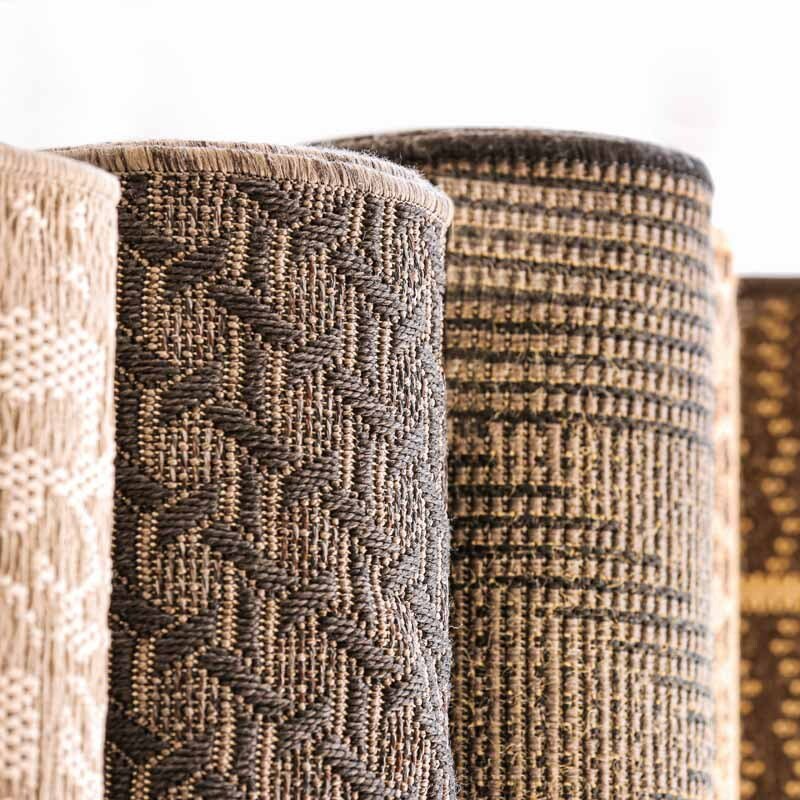 Tapis enroulés et consolidés vu de l'extérieur