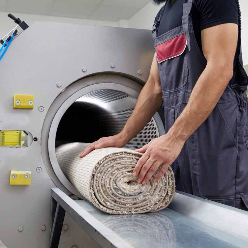 Nettoyage et séchage de tapis dans une machine