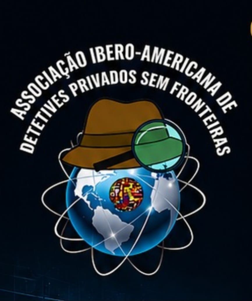 Logotipo azul estilo placa policial con las letras “apdpe” en rojo y azul sobre fondo blanco.