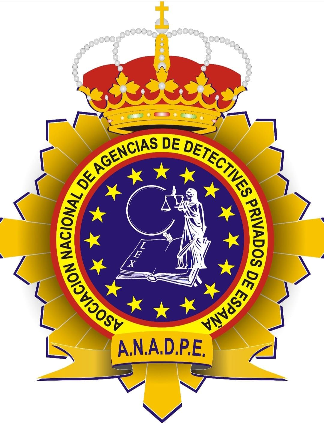 Logotipo azul estilo placa policial con las letras “apdpe” en rojo y azul sobre fondo blanco.