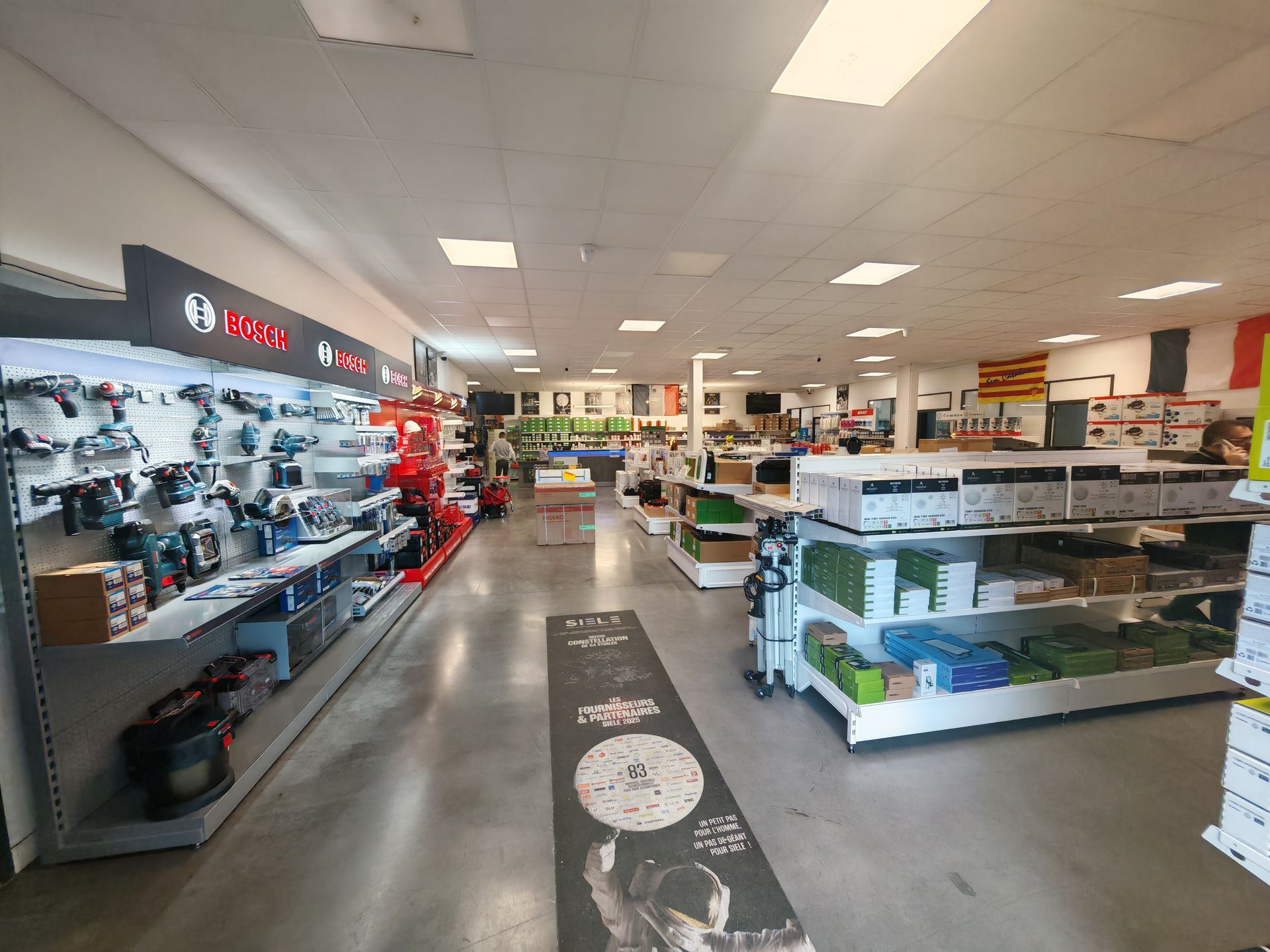 Un rayon Bosh et d'autres rayons.