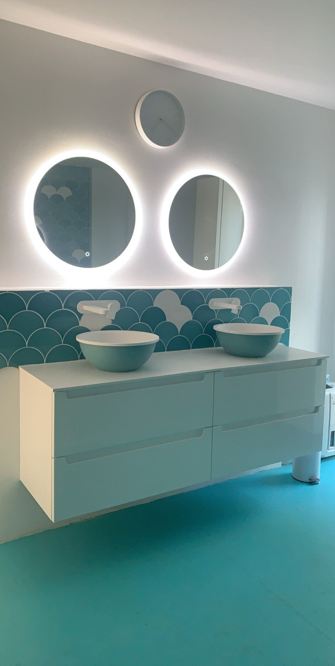 Pose de meubles de salle de bains