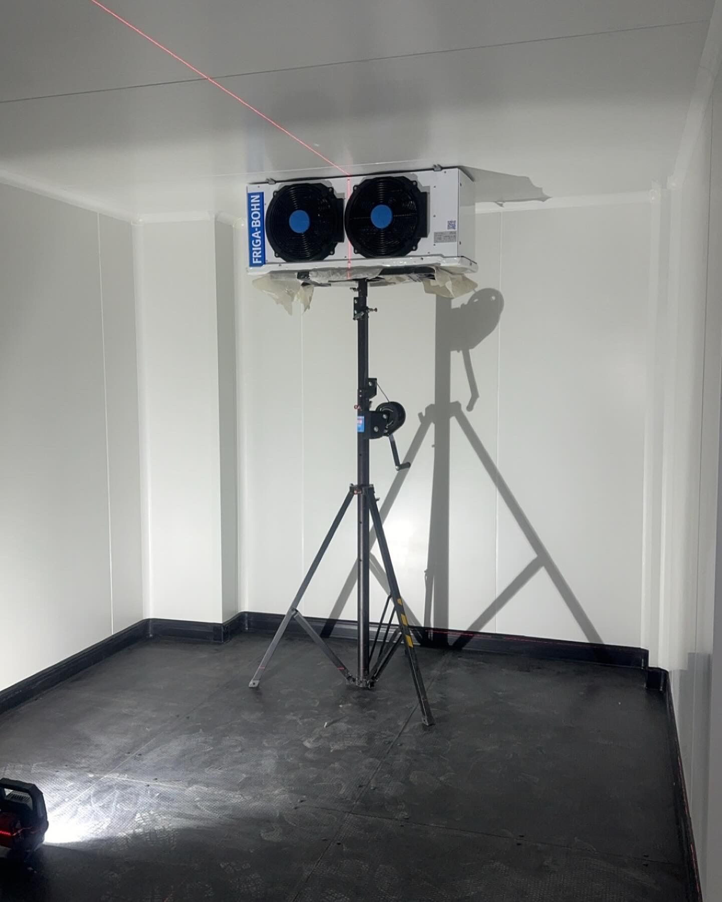 Création d'une chambre froide pour un laboratoire pharmaceutique