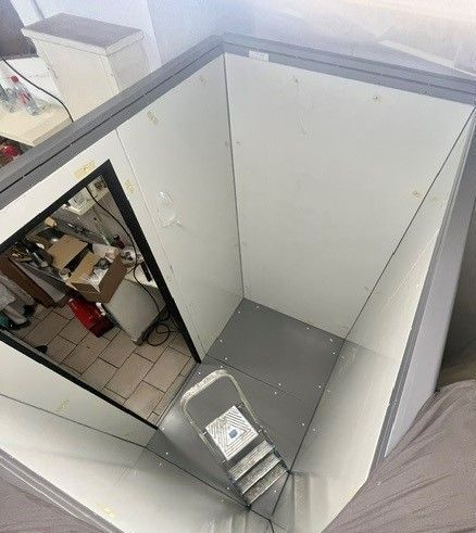 Matériel frigorifique en cours d'installation