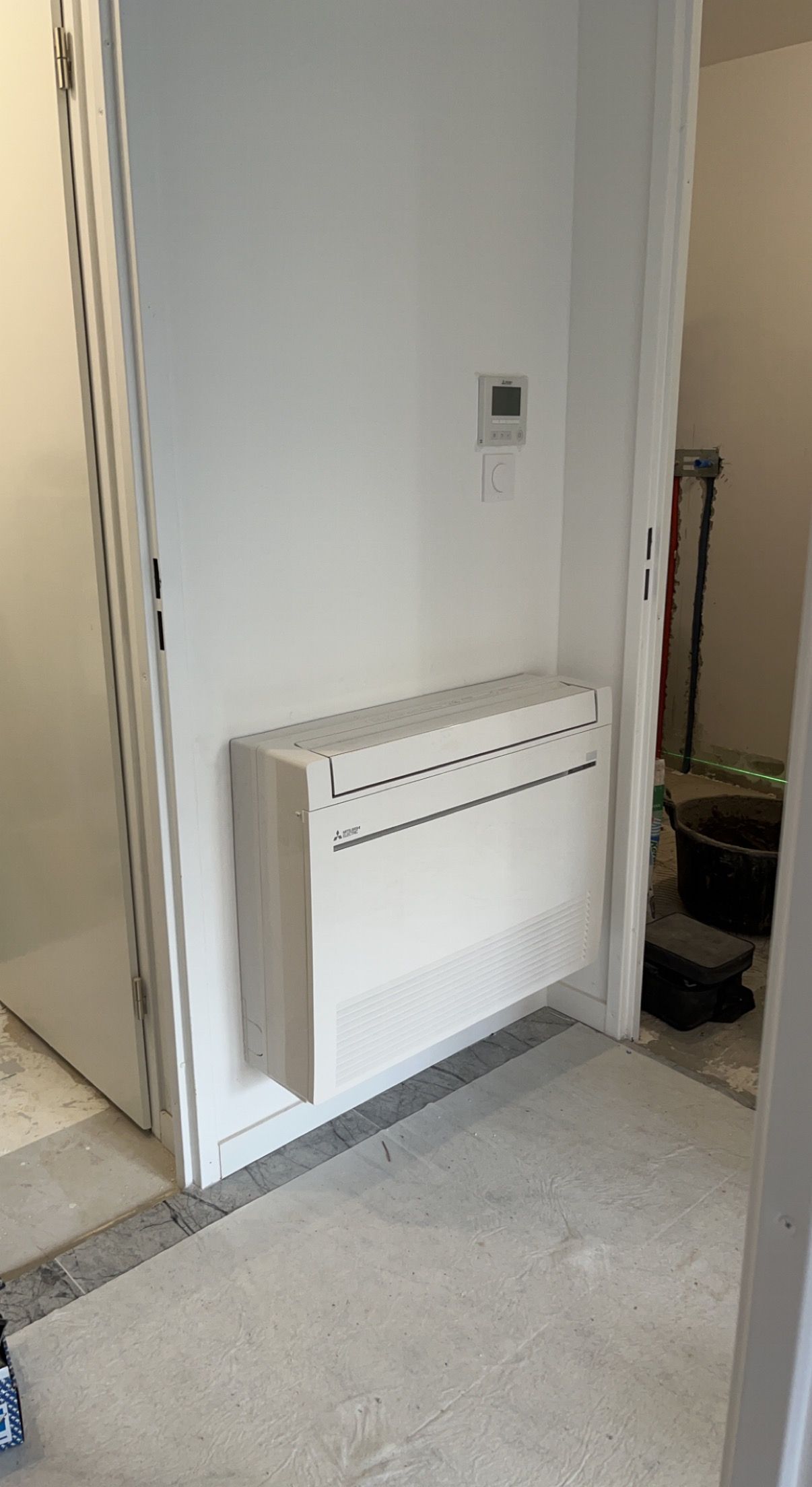 Climatiseur console de couleur blanche