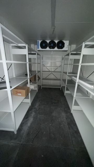 Chambre froide pour un laboratoire pharmaceutique
