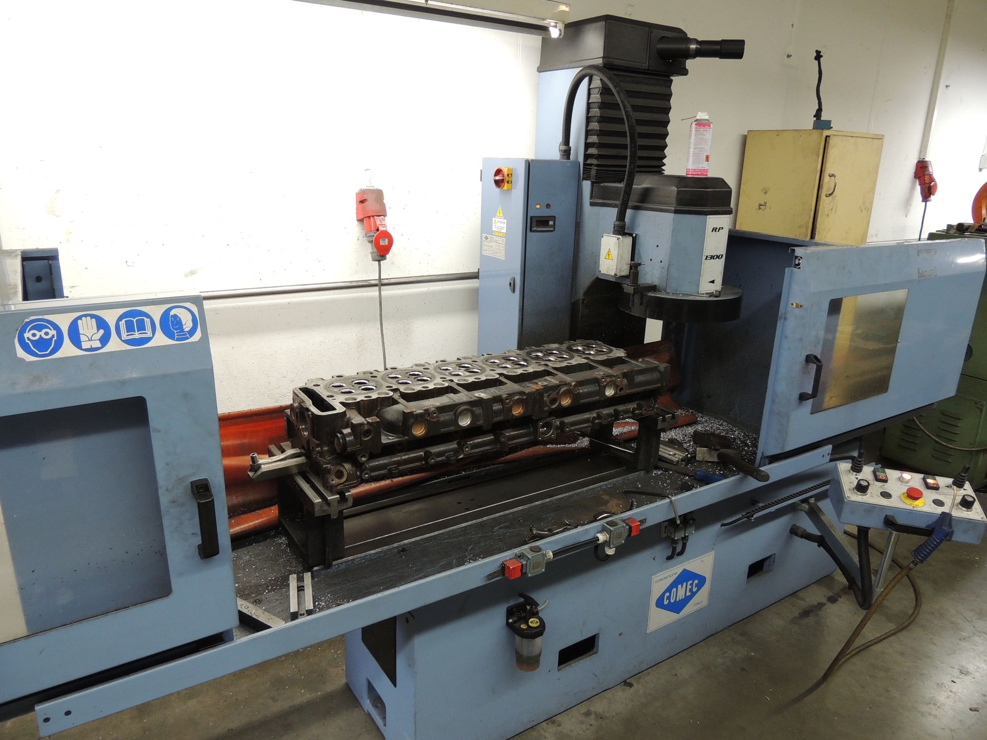 Schleifmaschine für Zylinderköpfe