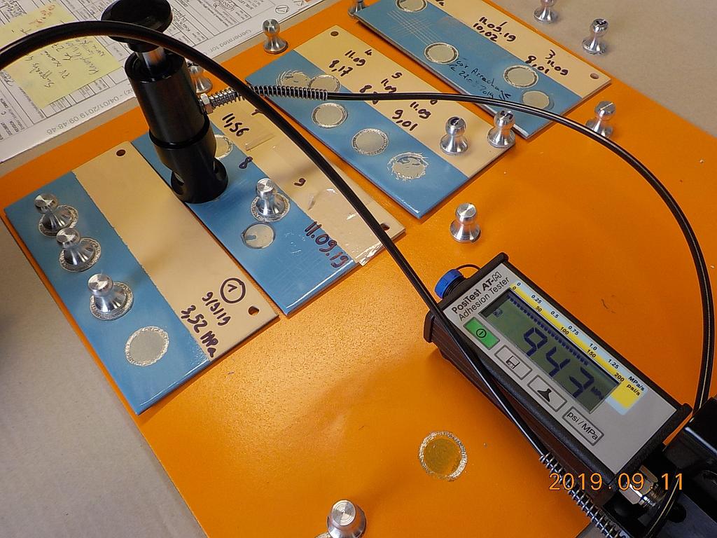 Test arrachage peinture hydraulique