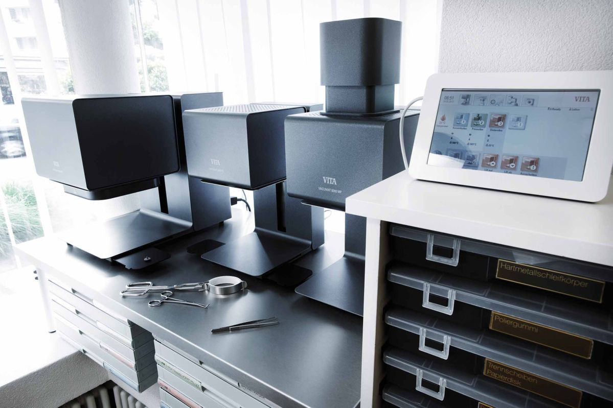 Labor für Zahntechnik - HM TECH GmbH