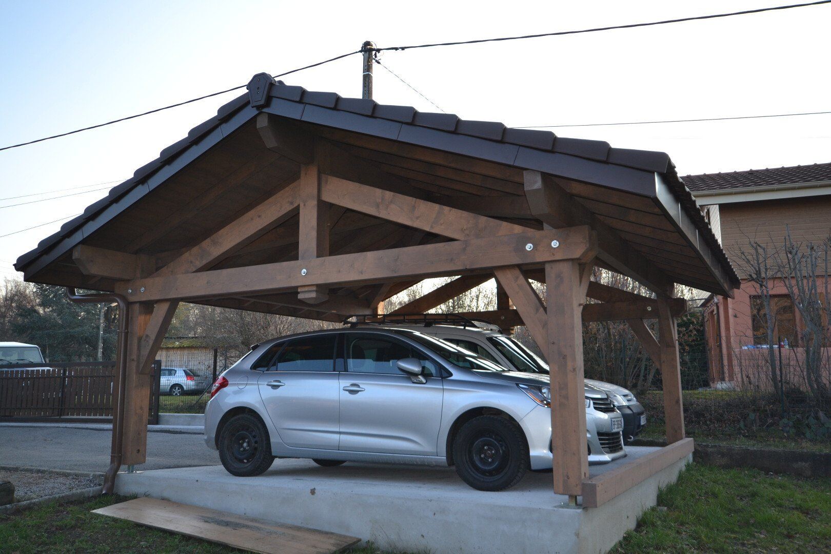 Abris pour voiture en bois