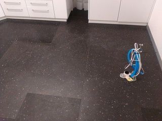 Reparatur PVC-Boden nachher - Bobst Bodenbeläge