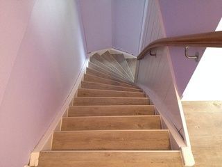 Sanierung altes Treppenhaus nachher mit Vinylbelag - Bobst Bodenbeläge