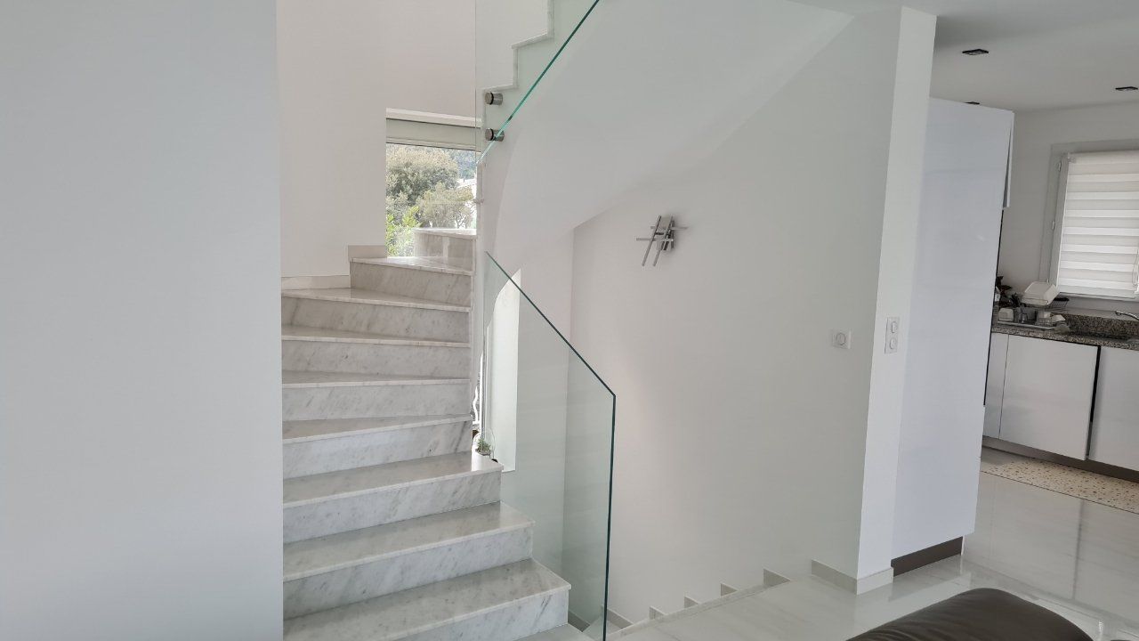 Garde-corps intérieur en verre