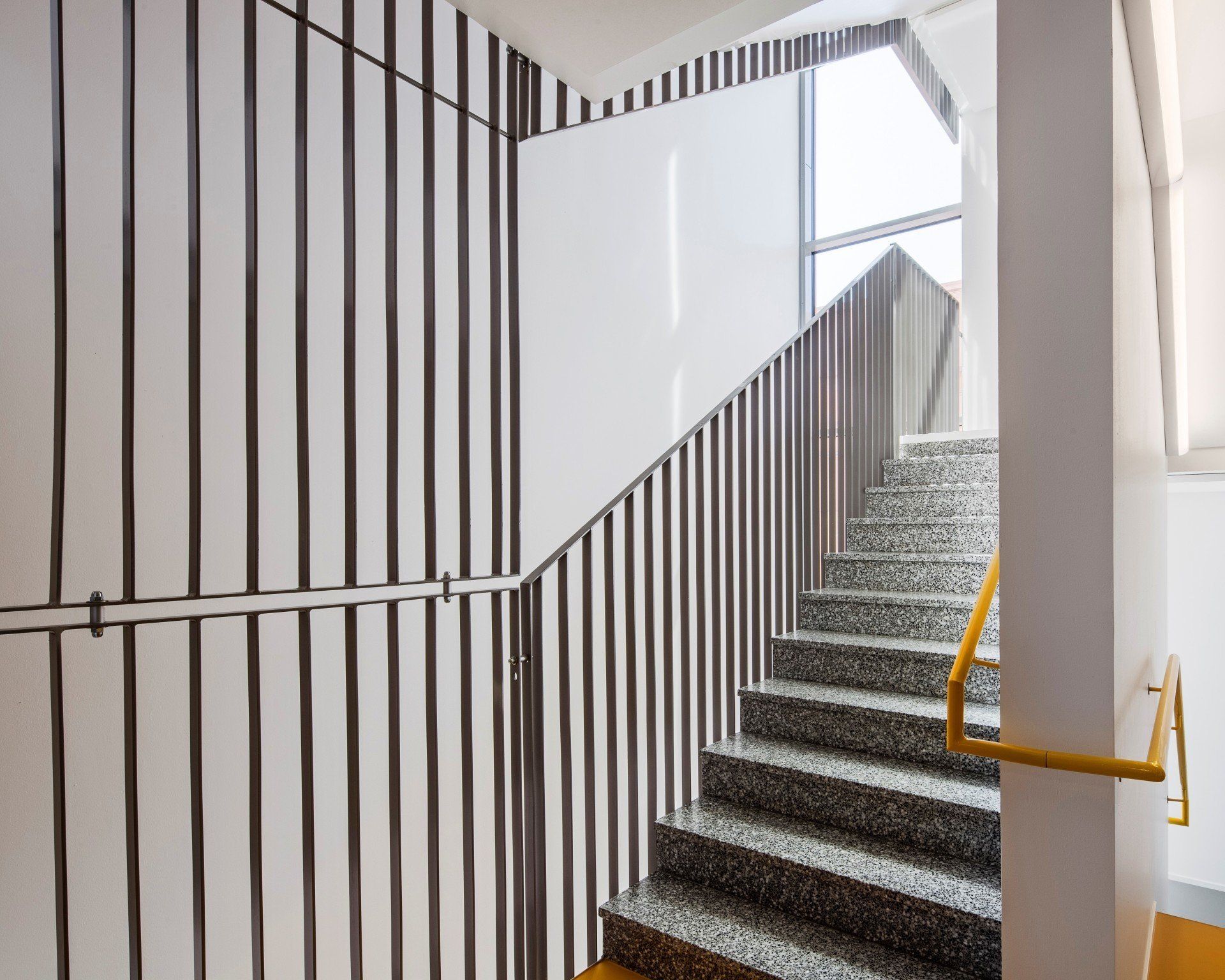 Imera, referenssi - Arabiankatu 8, kaiteet