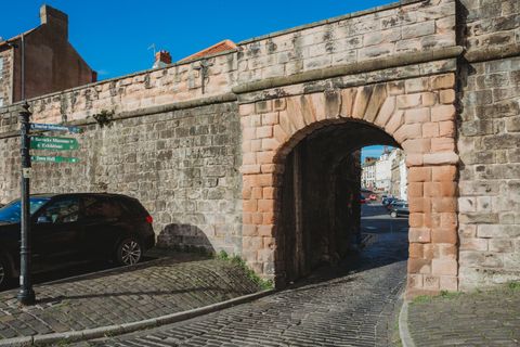 Shoregate arch looking up Sandgate into Berwick's Old Town