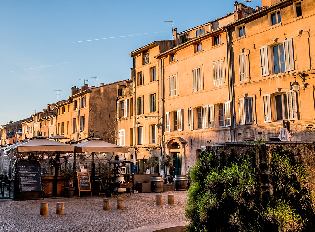 Fontaine Amado sur la place des Cardeurs à Aix-en-Provence