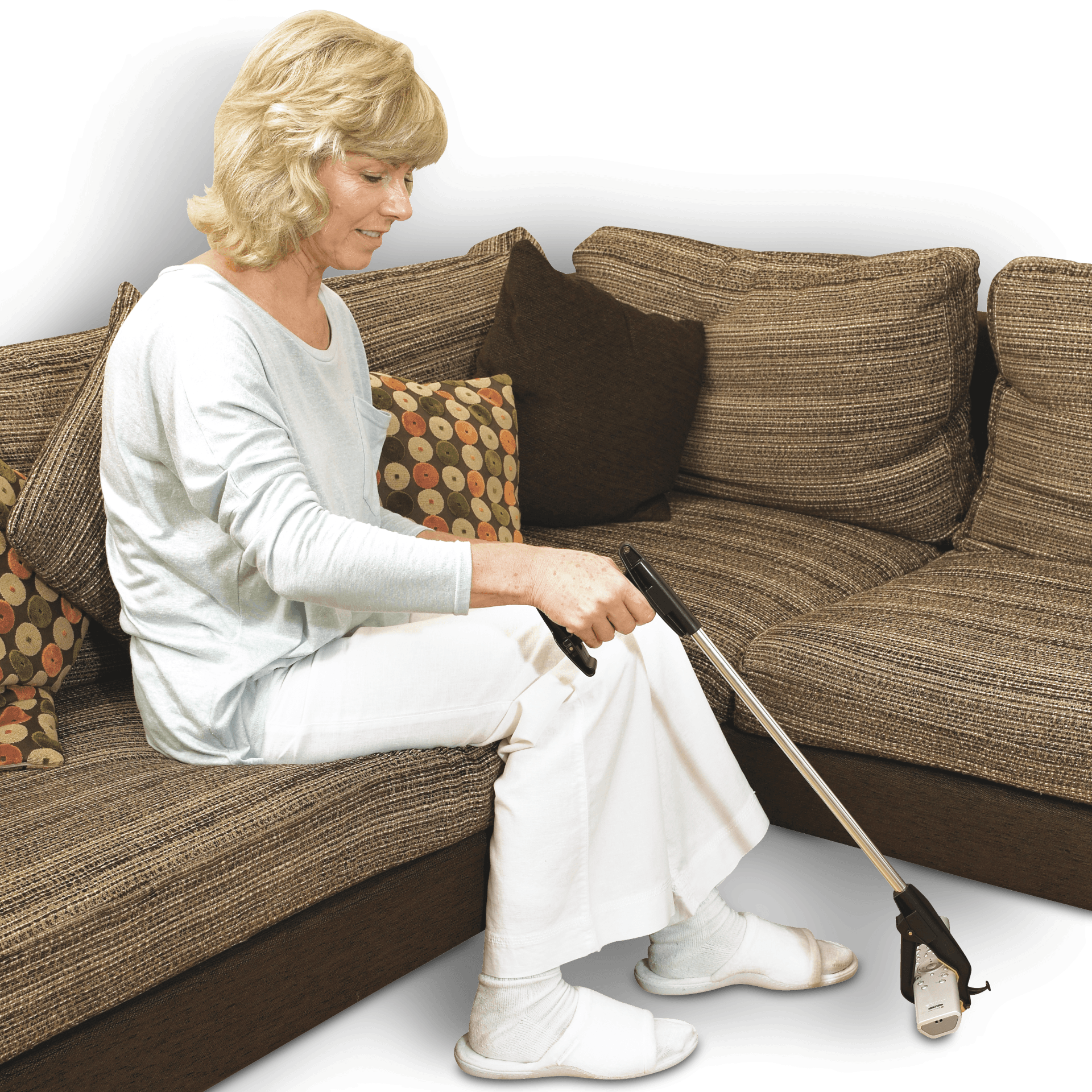 Femme qui utilise du matériel médical pour se lever 