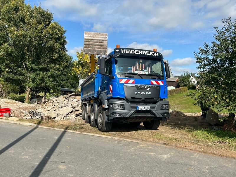 Fahrzeug für Tiefladertransporte von Reiko Heidenreich