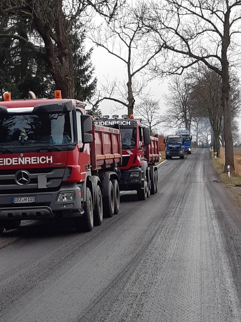 Fahrzeug für Tiefladertransporte von Reiko Heidenreich
