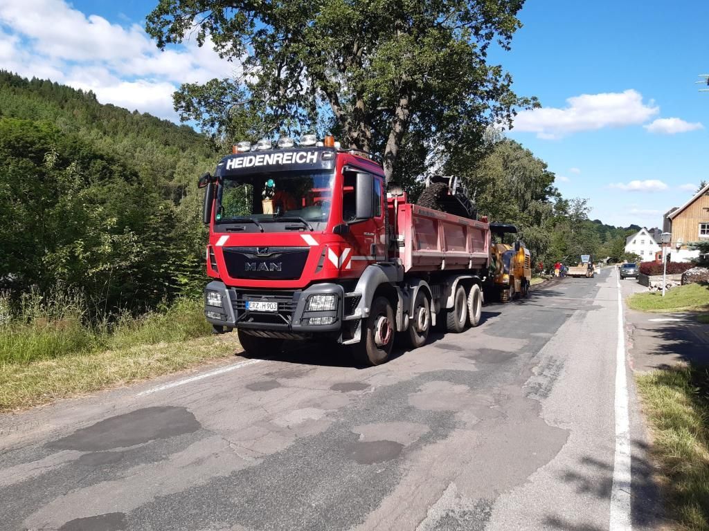 Fahrzeug für Tiefladertransporte von Reiko Heidenreich