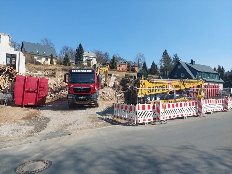 Fahrzeuge für Baustellen von Reiko Heidenreich