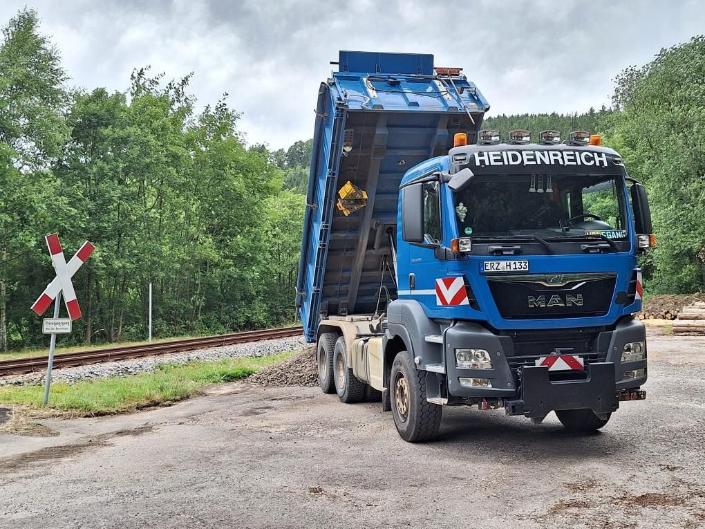 Fahrzeug für Tiefladertransporte von Reiko Heidenreich
