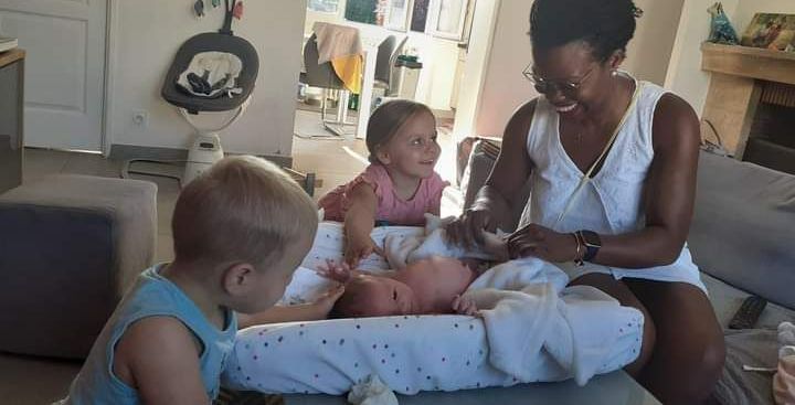 Famille accueil nouveau né