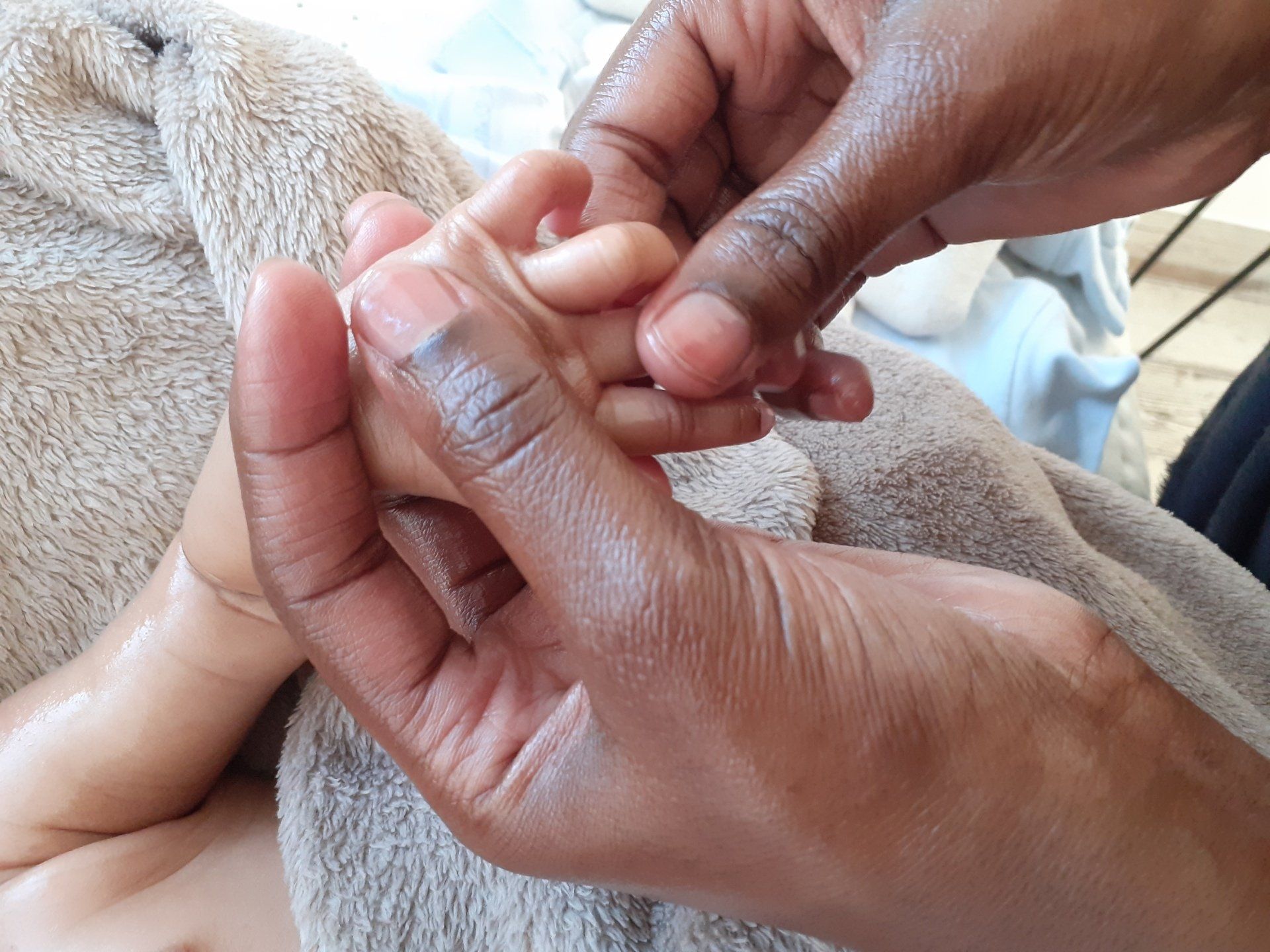 modelage main bébé