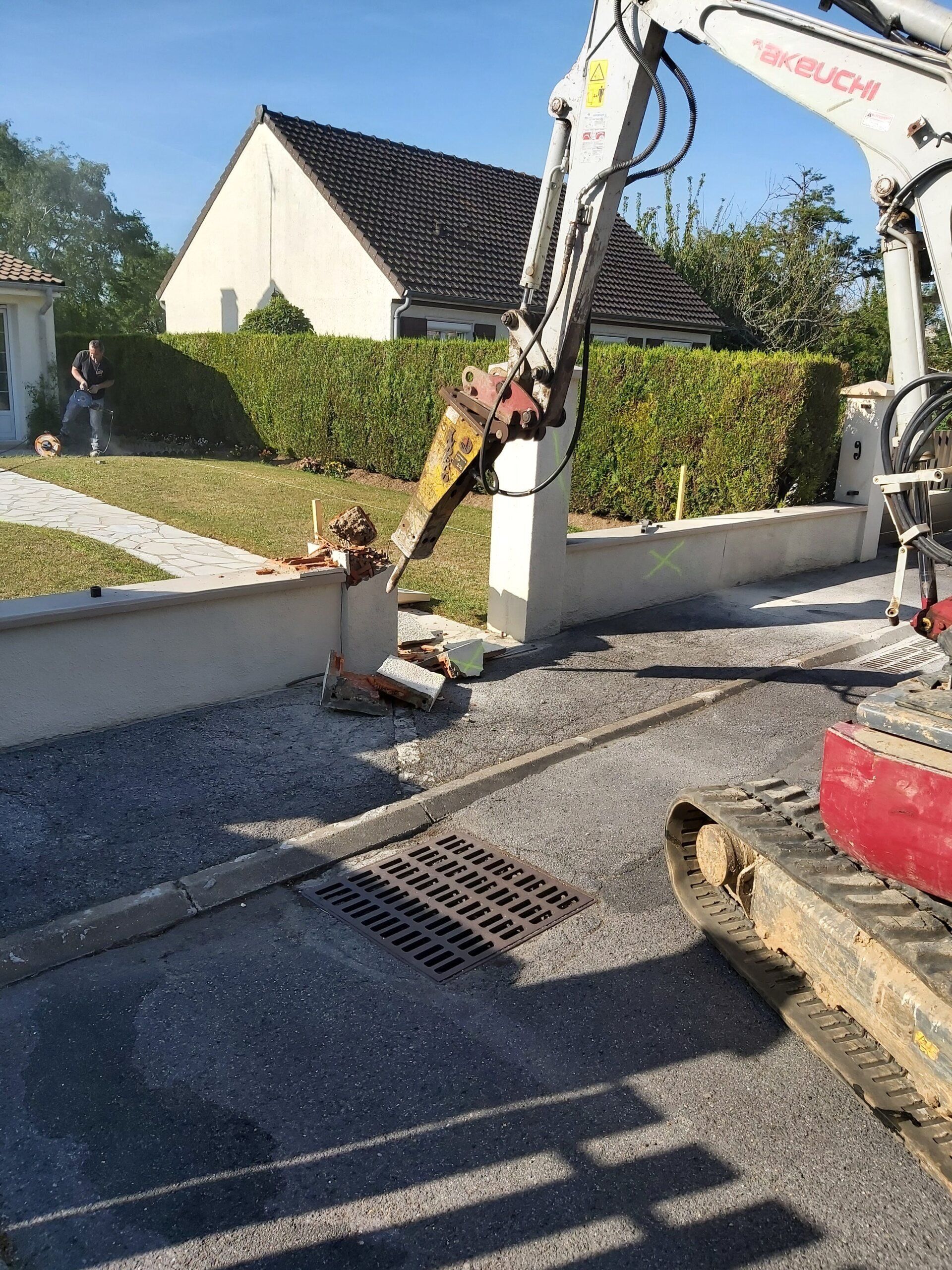 Démolition d'un muret