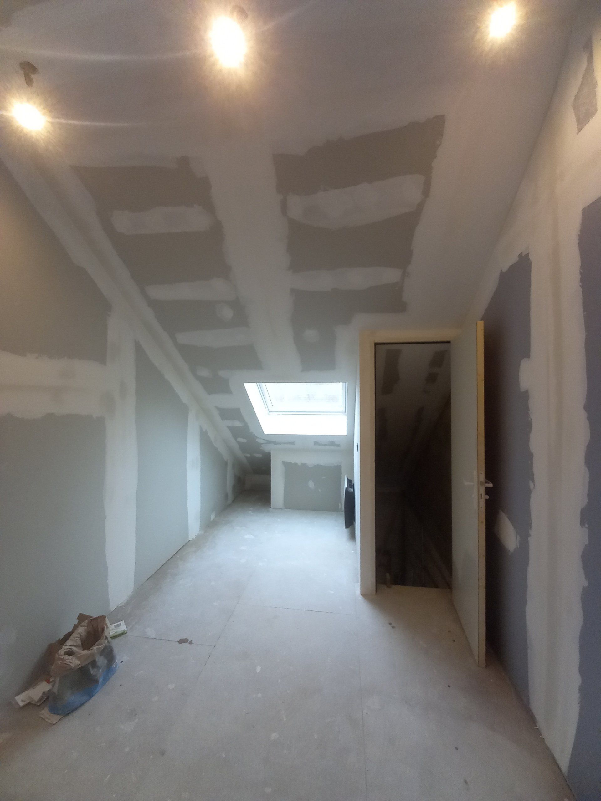 Combles isolés avec plaques de plâtre