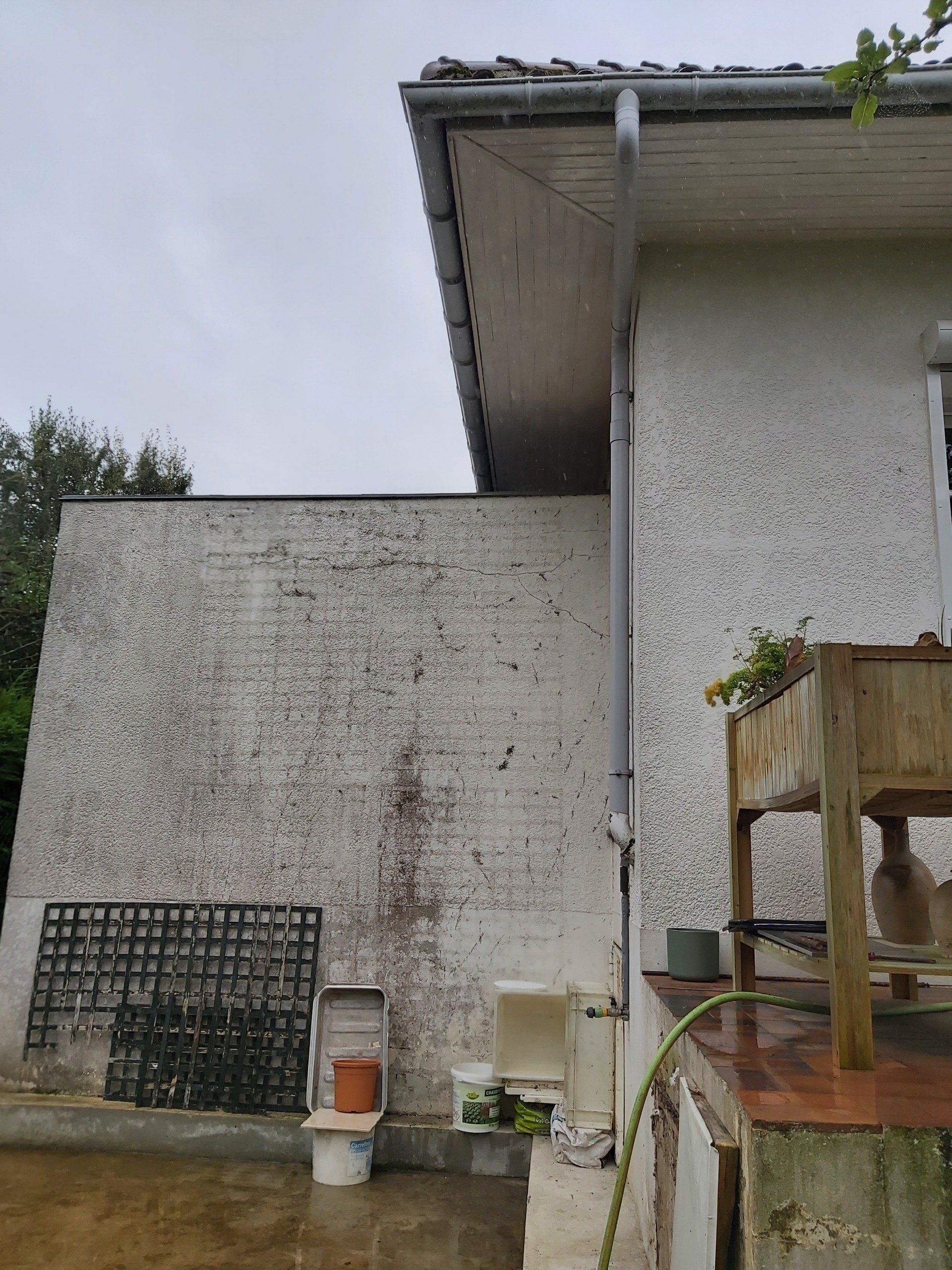 Extérieur d'une maison avant création d'une extension