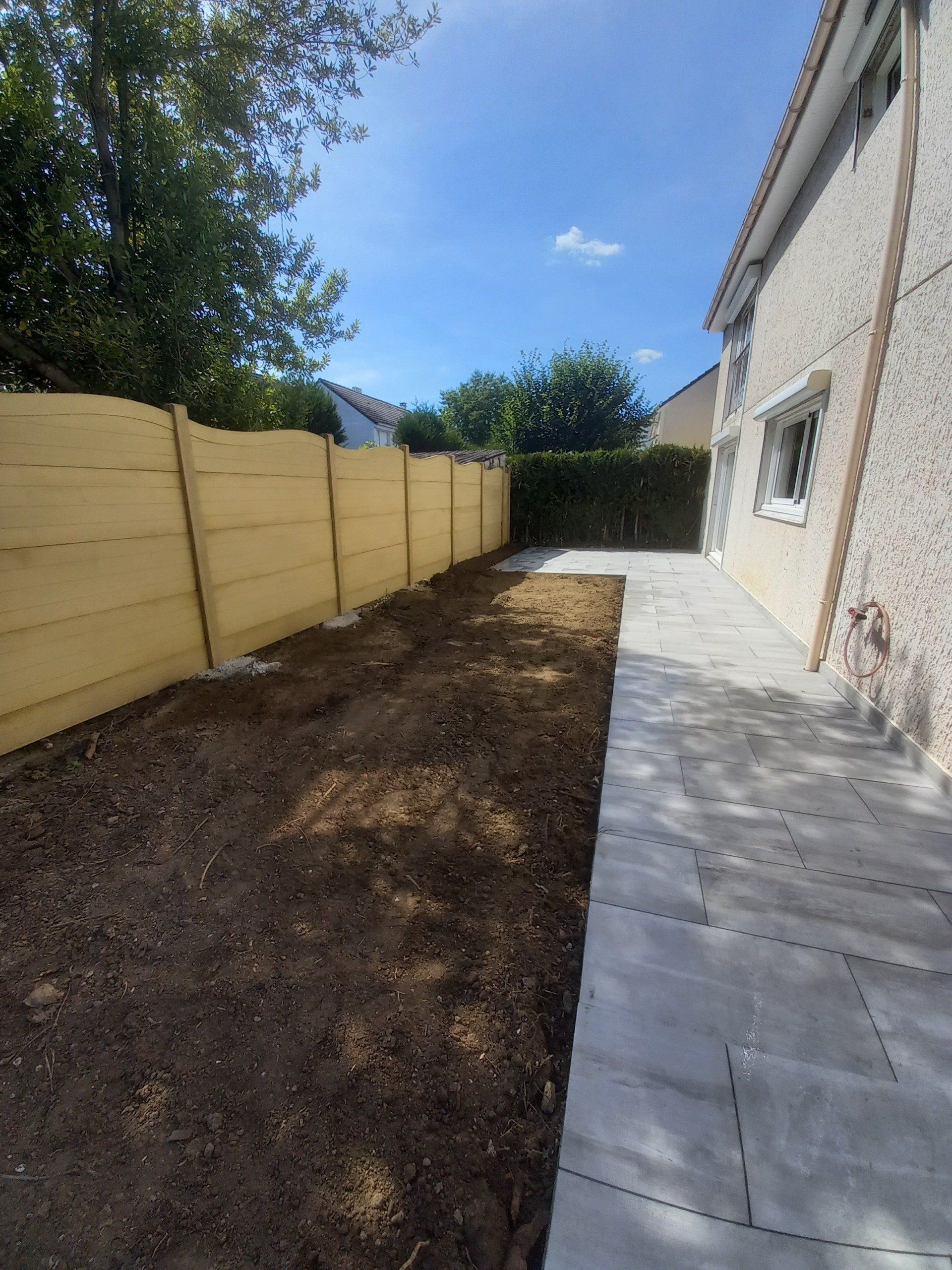 Dallage autour d'une maison