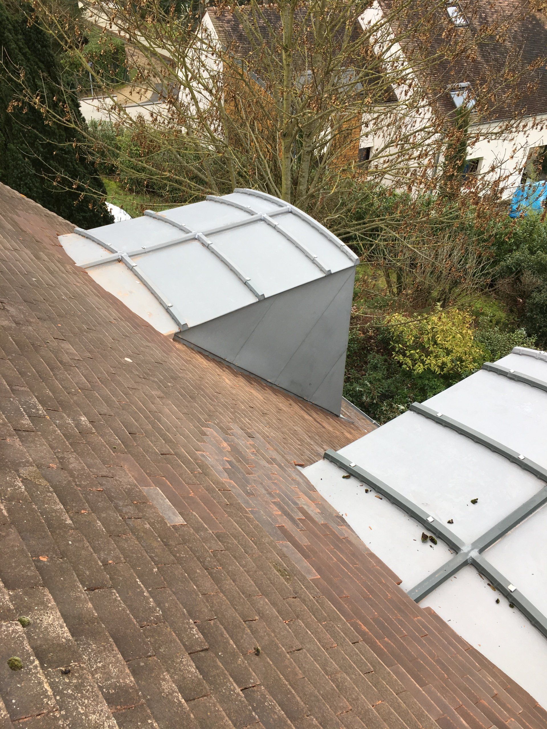 Travaux habillage de lucarne en zinc Quartz de biais
