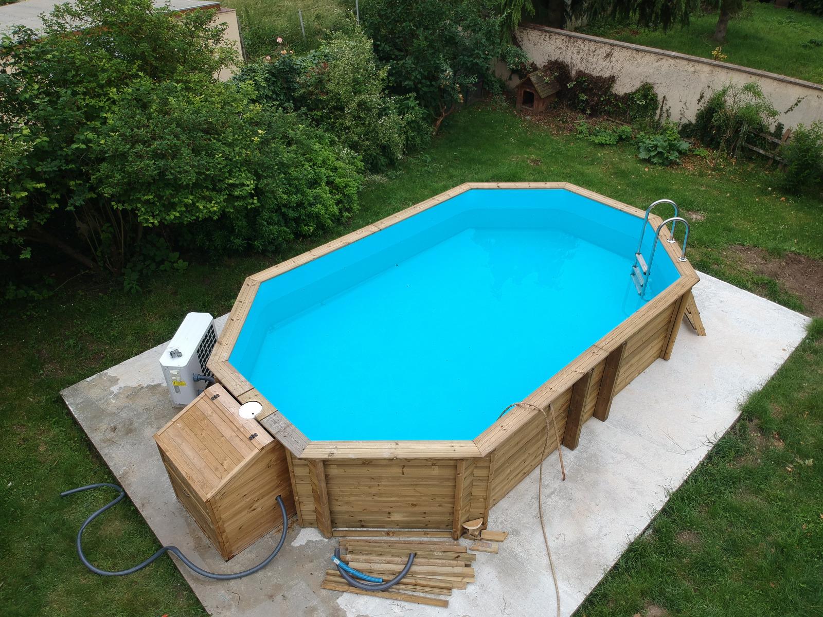Piscine hors sol octogonale en bois