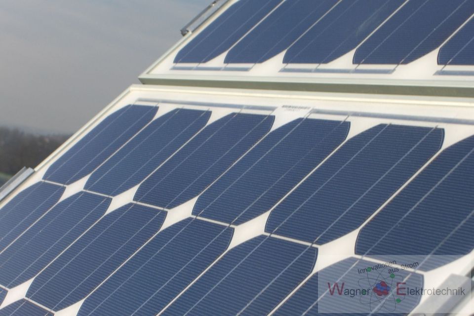 Photovoltaikanlagen von Tobias Wagner Elektrotechnik auf einem Dach