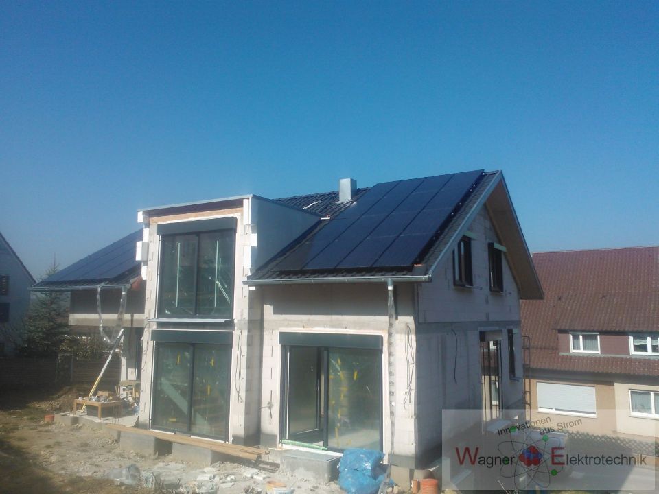 Photovoltaikanlagen von Tobias Wagner Elektrotechnik auf einem Dach