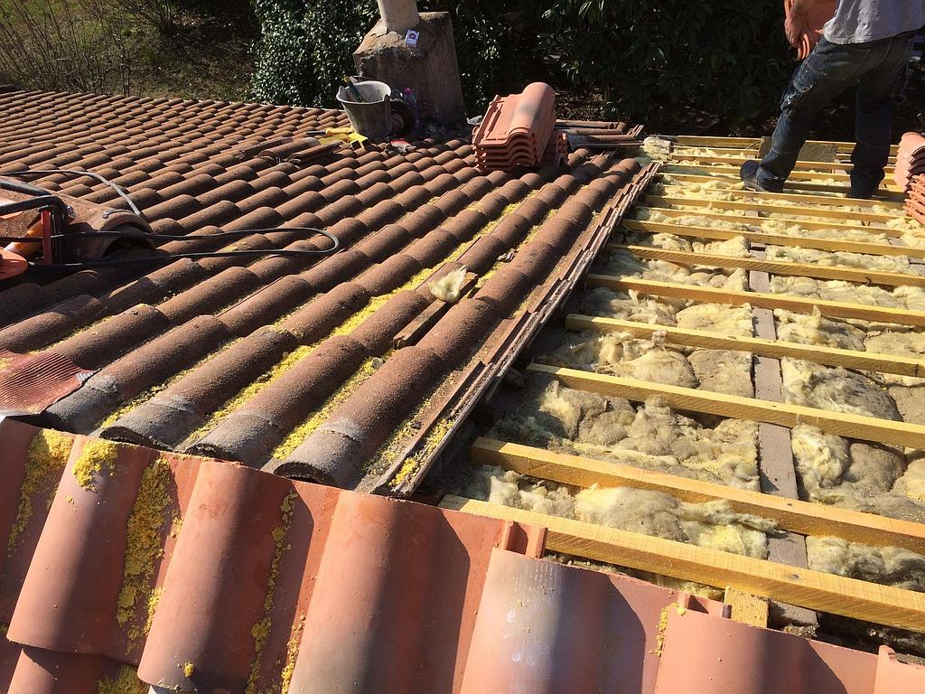 Isolation par l'extérieur et pose de couverture en tuile