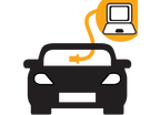 Coche negro conectado a una computadora portátil a través de un cable para diagnóstico.