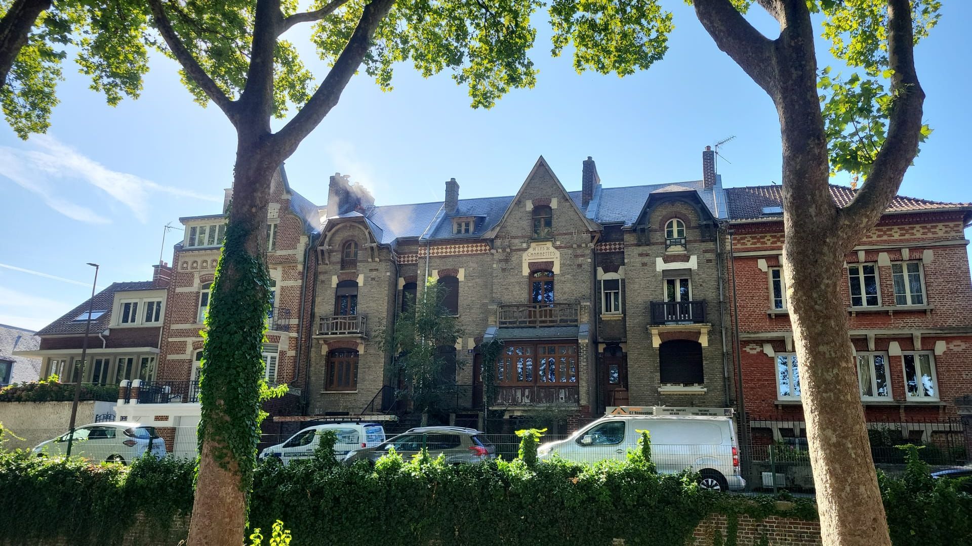 Bâtiment résidentiel d'architecture traditionnelle du Nord.