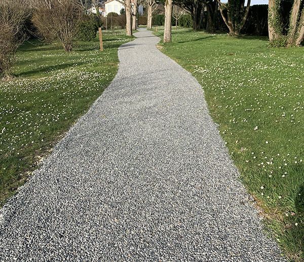 Construction d'allée de camping