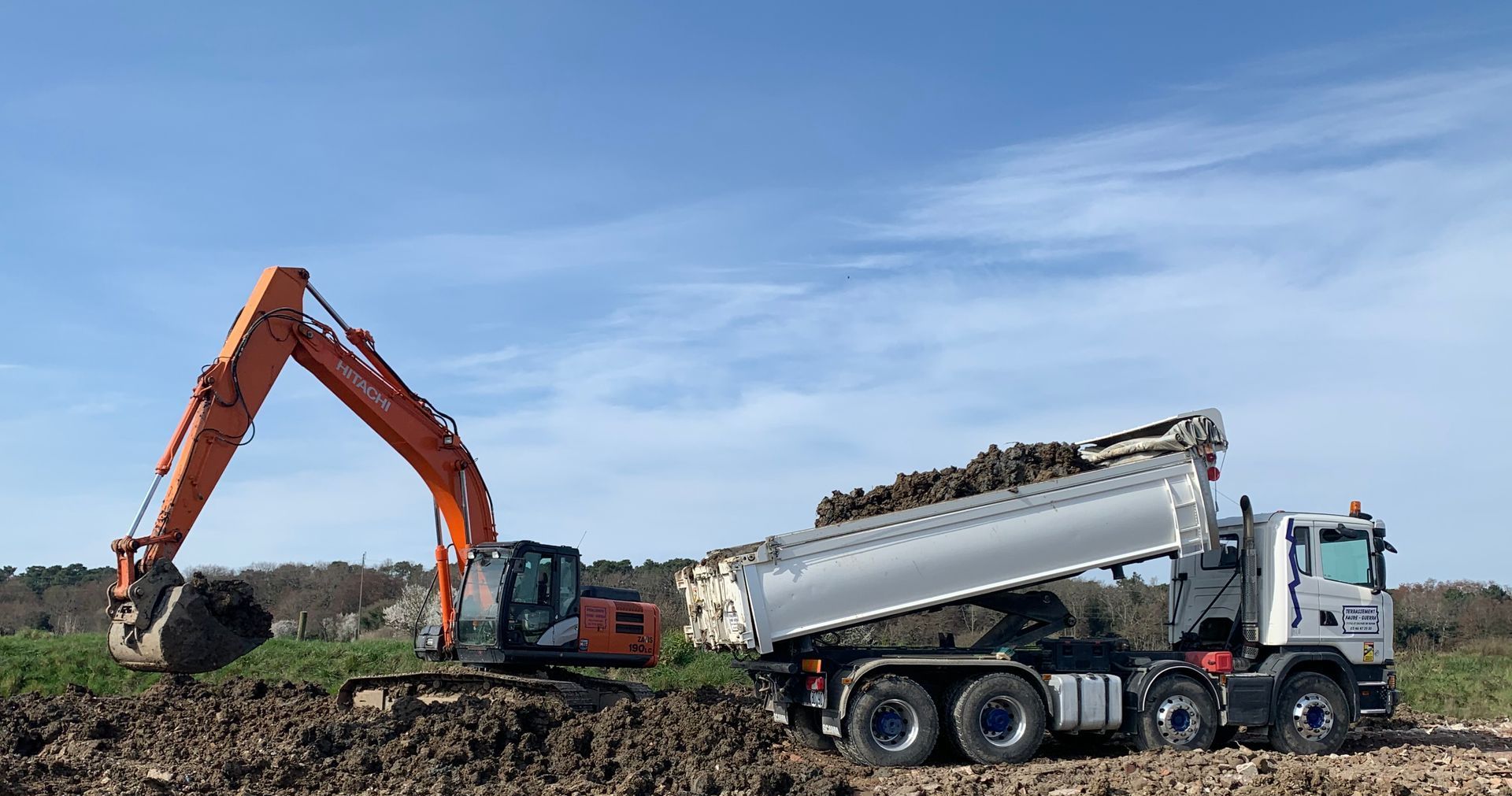 Travaux de terrassement par l'entreprise Faure-Guerra