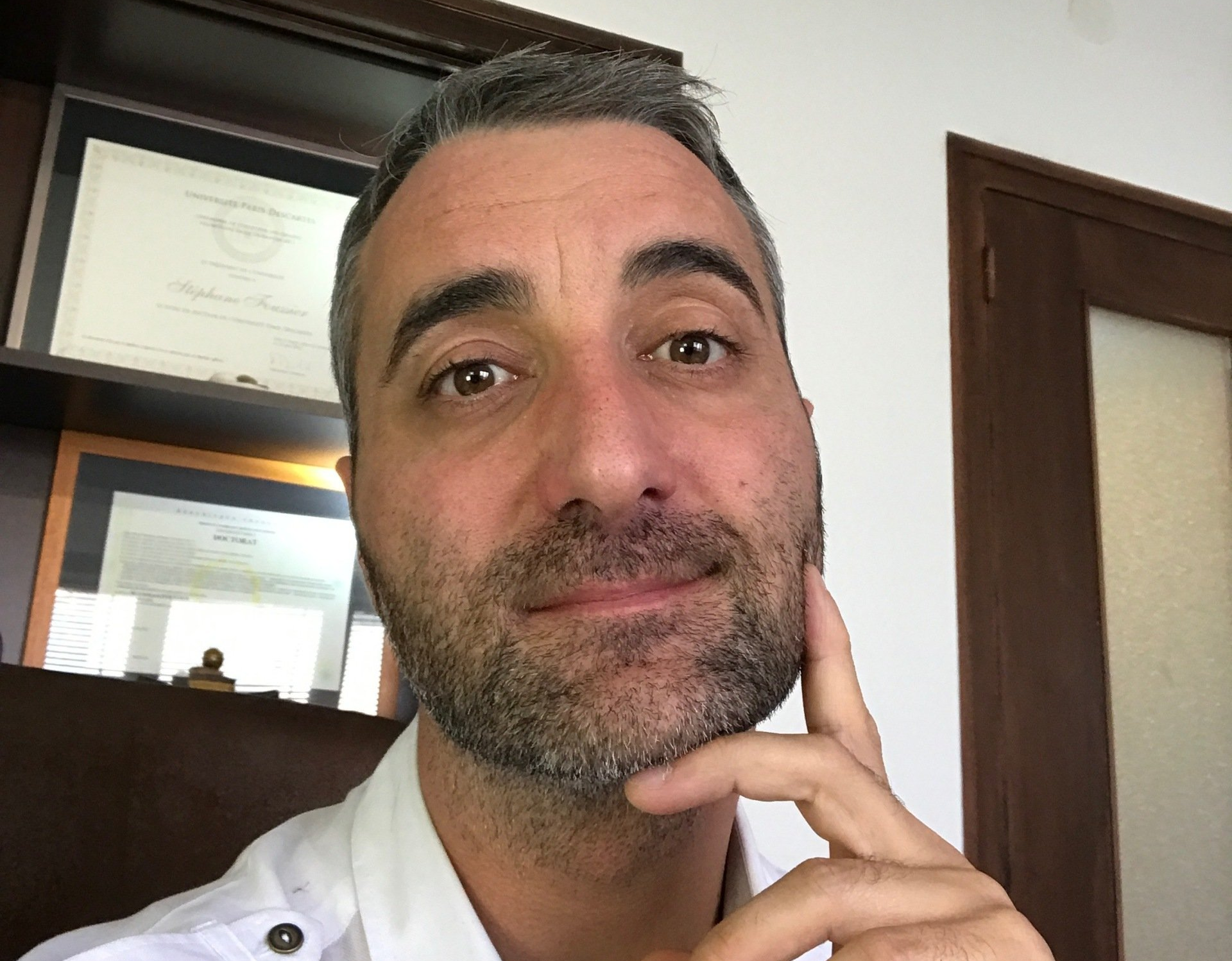 Docteur Foussier dans son bureau.