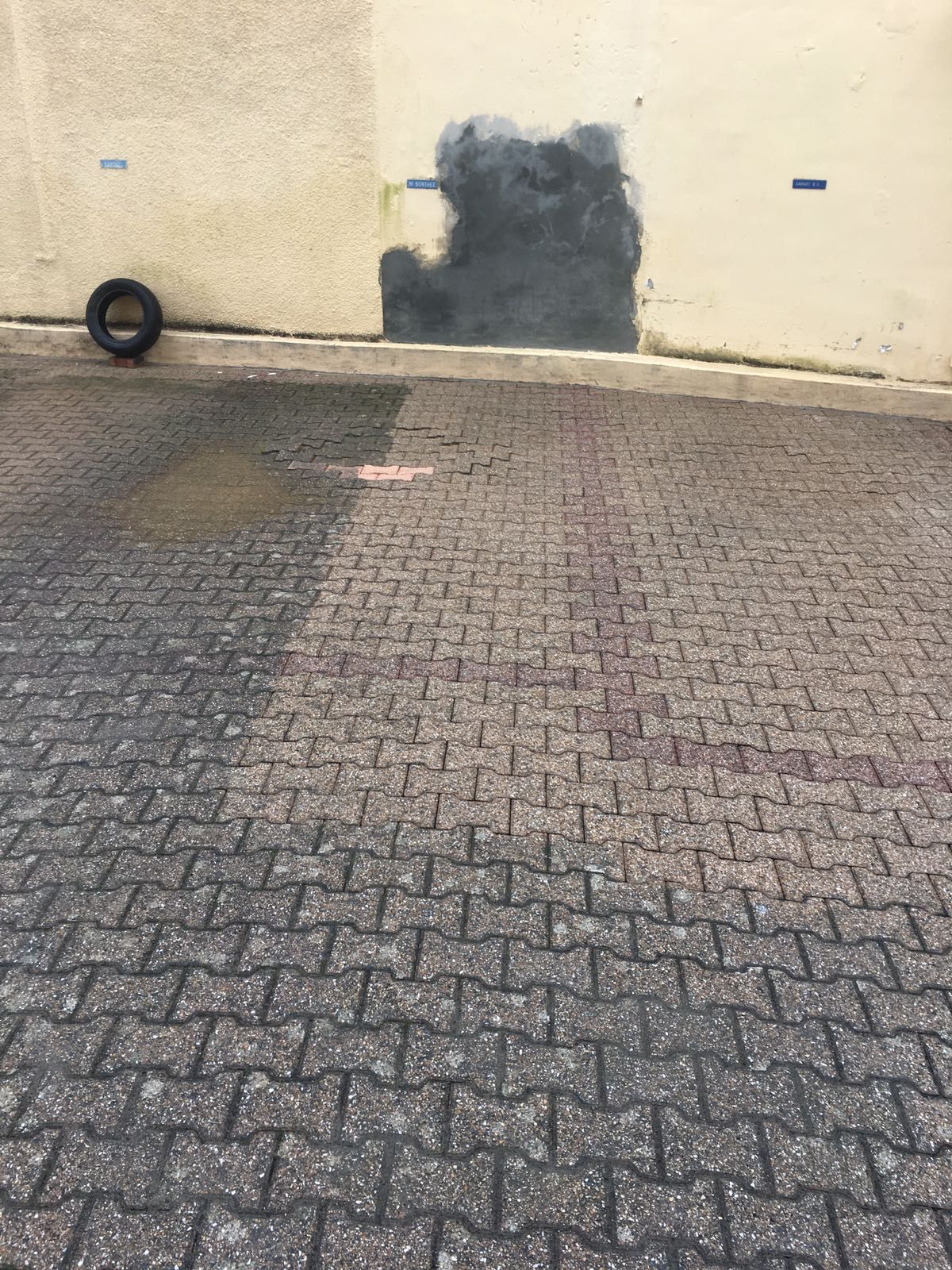 Nettoyage de pavé avec nettoyeur haute pression