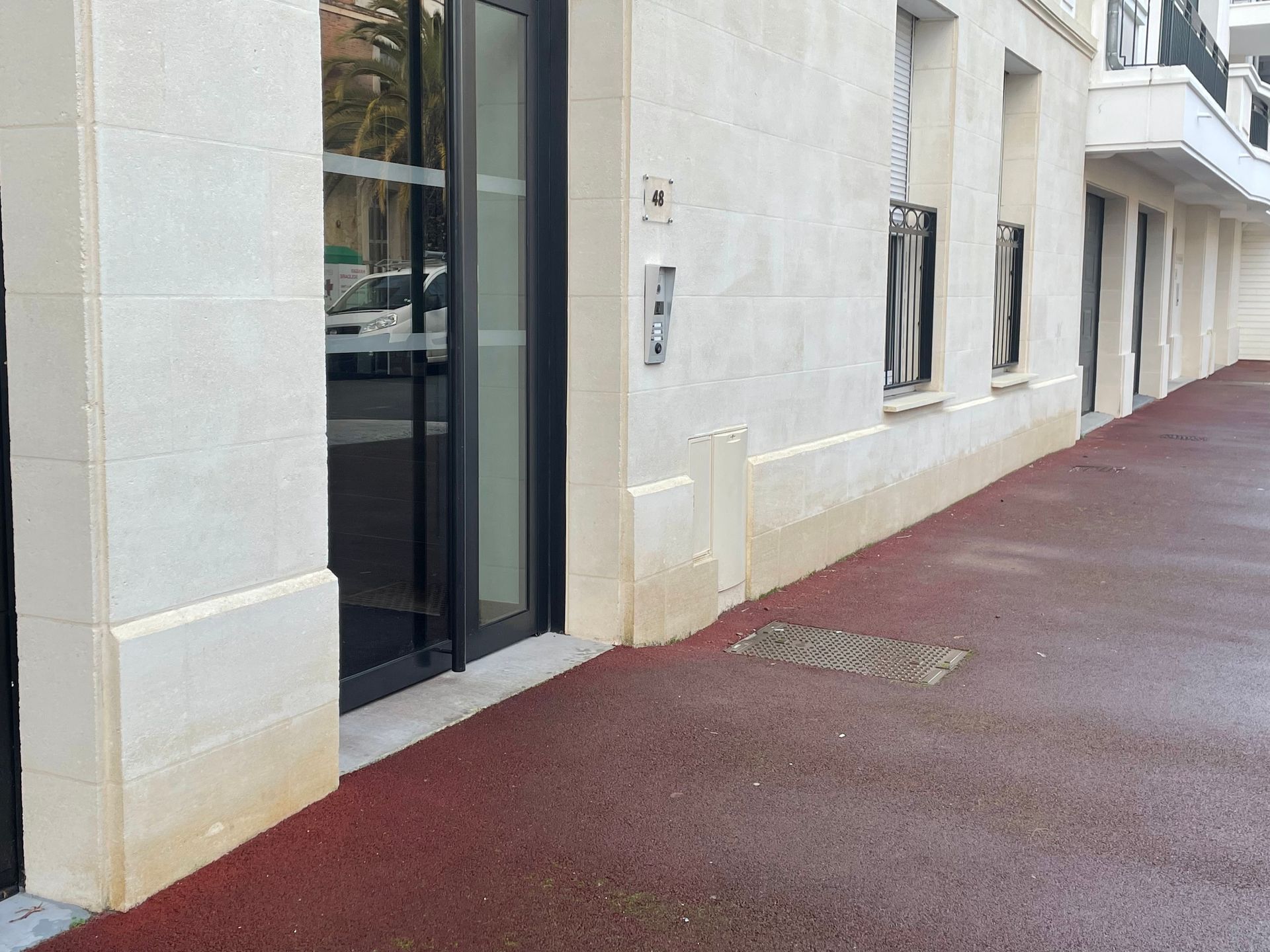 Immeuble après traitement anti mousse