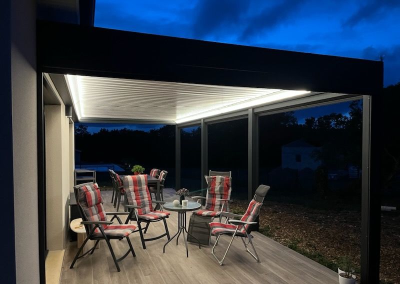 Pergola éclairée de nuit