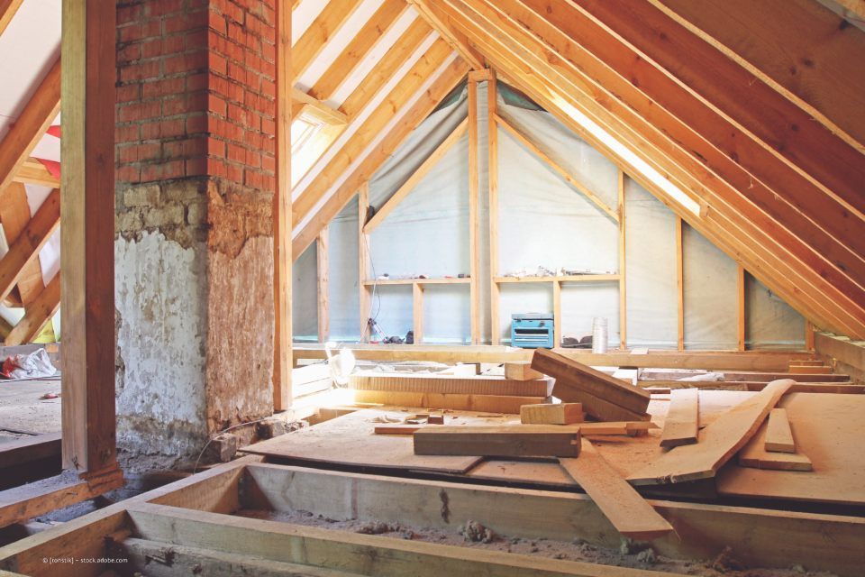 Dachstuhl, der von Rüger Holzbau renoviert wird